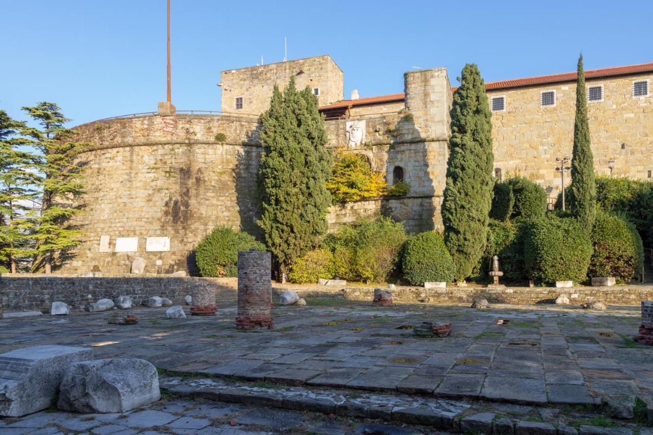 Casa Vacanze Penelope In Centro Storico Terst Exteriér fotografie