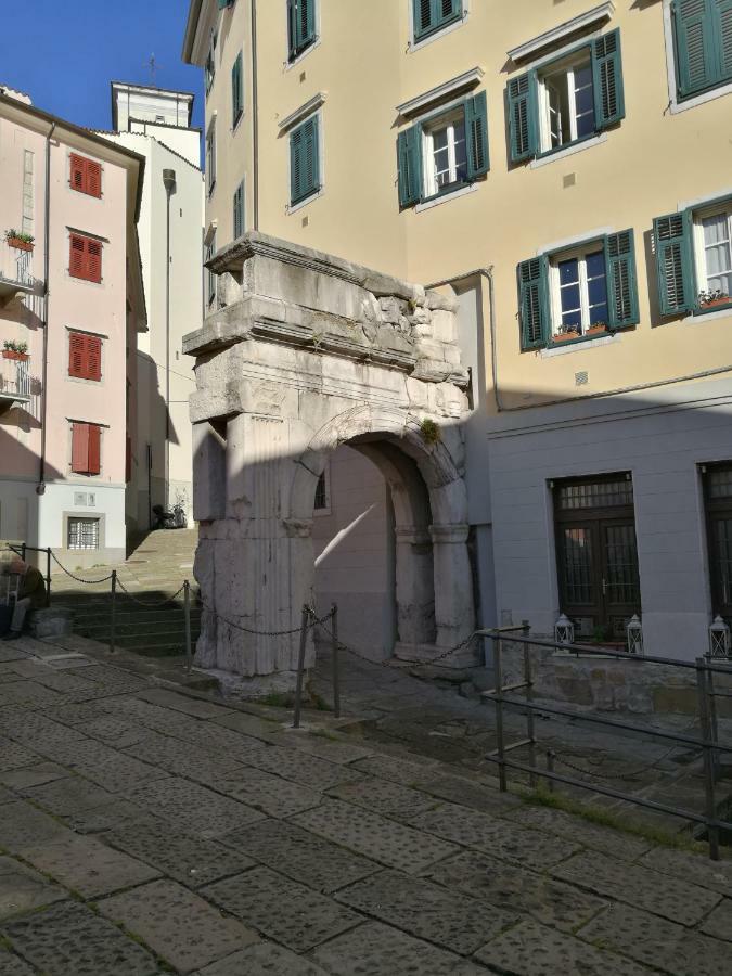 Casa Vacanze Penelope In Centro Storico Terst Exteriér fotografie